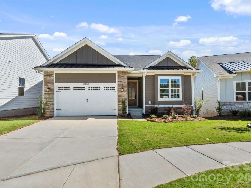 2085 Bonds Lane, Fort Mill, SC 29715.  MLS# CAR4257392, YatesRealty ID 3895. Beautiful front elevation