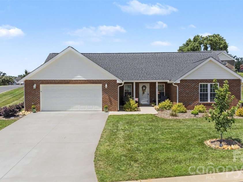 105 Kingston Place, Spindale, NC 28160.  MLS# CAR4406340, YatesRealty ID 38950. 