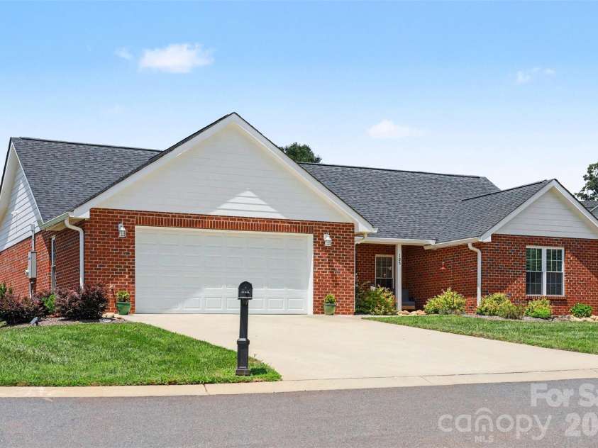 105 Kingston Place, Spindale, NC 28160.  MLS# CAR4406340, YatesRealty ID 38950. 