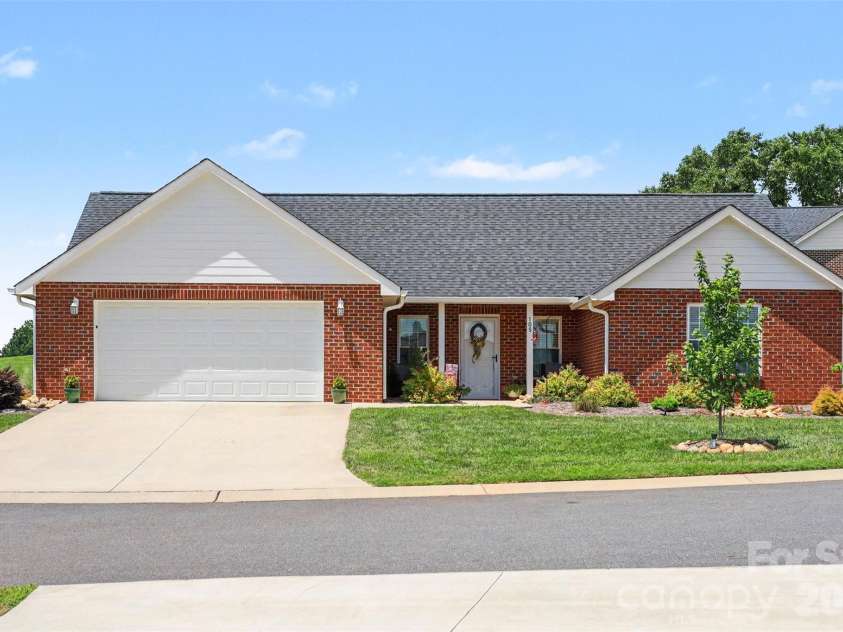 105 Kingston Place, Spindale, NC 28160.  MLS# CAR4406340, YatesRealty ID 38950. 