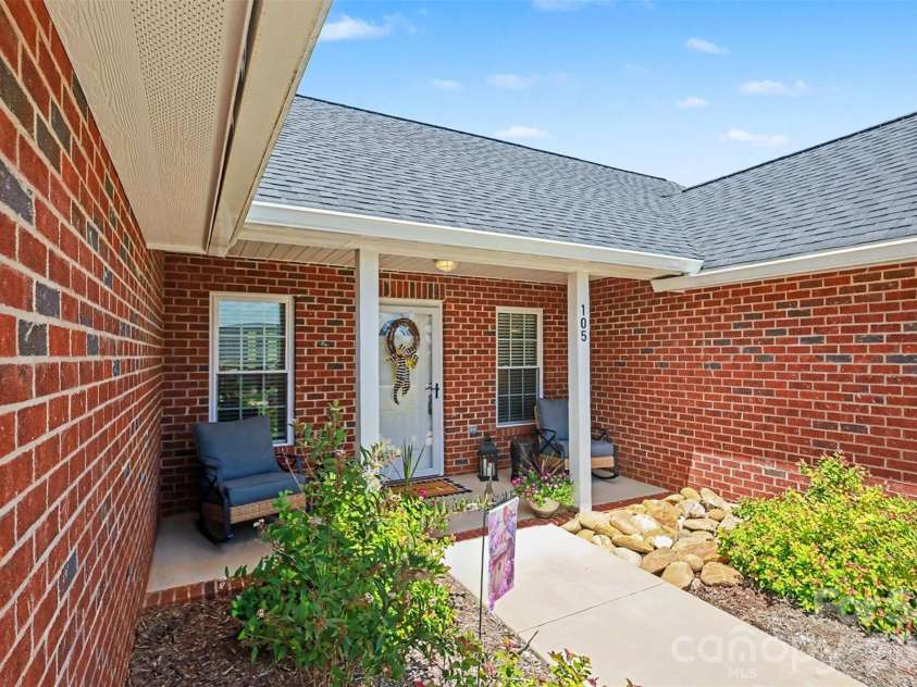 105 Kingston Place, Spindale, NC 28160.  MLS# CAR4406340, YatesRealty ID 38950. 