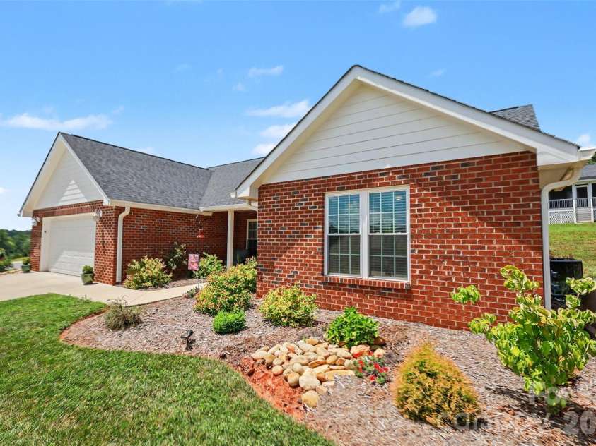 105 Kingston Place, Spindale, NC 28160.  MLS# CAR4406340, YatesRealty ID 38950. Beautiful landscaping
