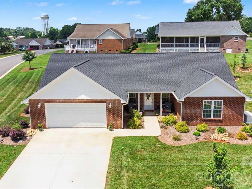 105 Kingston Place, Spindale, NC 28160.  MLS# CAR4406340, YatesRealty ID 38950. Corner lot