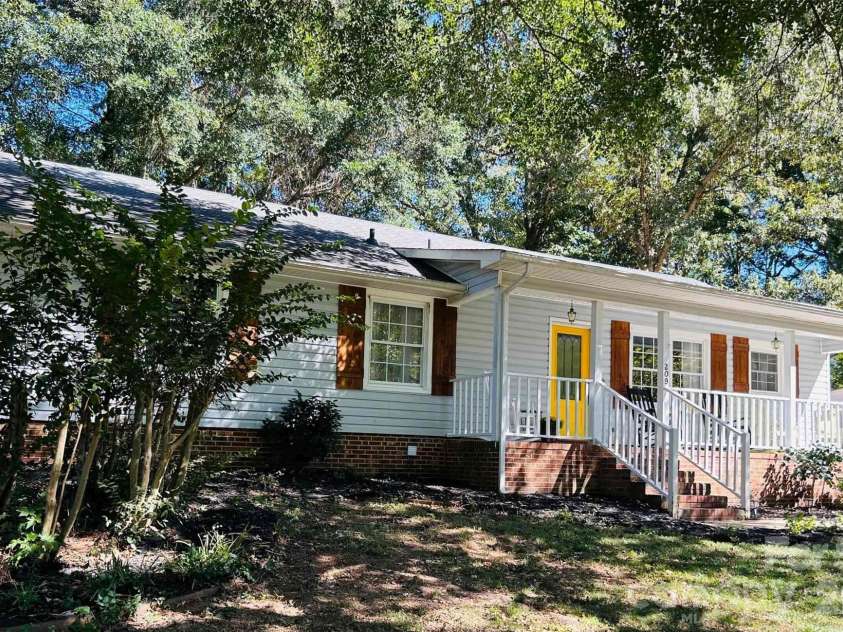 209 Pelham Lane, Fort Mill, SC 29715.  MLS# CAR4406558, YatesRealty ID 38953. 