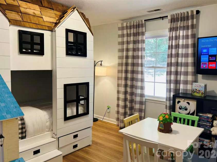 209 Pelham Lane, Fort Mill, SC 29715.  MLS# CAR4406558, YatesRealty ID 38953. 