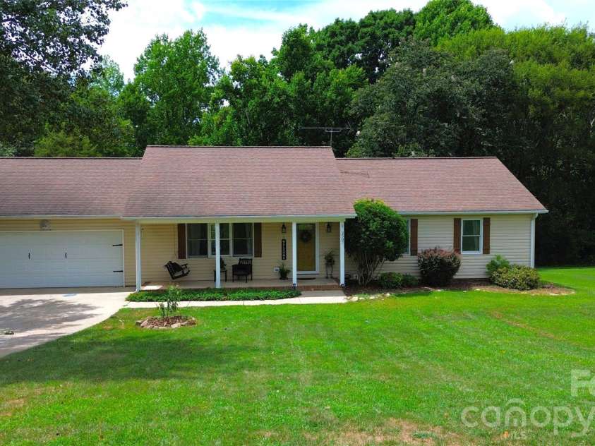 2507 Otis Dellinger Road, Lincolnton, NC 28092.  MLS# CAR4347007, YatesRealty ID 38954. 