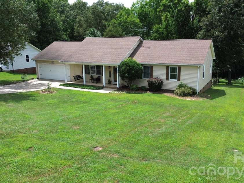 2507 Otis Dellinger Road, Lincolnton, NC 28092.  MLS# CAR4347007, YatesRealty ID 38954. 