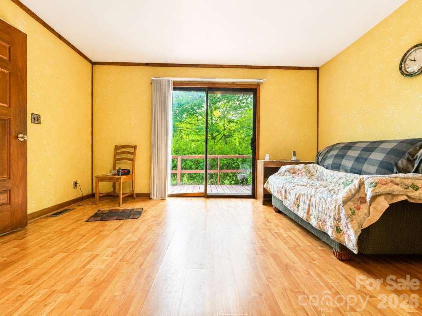 128 Hilltop Drive, Gastonia, NC 28054.  MLS# CAR4405810, YatesRealty ID 38958. 