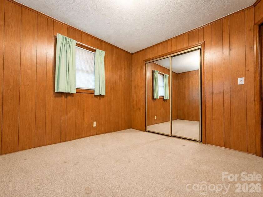 128 Hilltop Drive, Gastonia, NC 28054.  MLS# CAR4405810, YatesRealty ID 38958. 