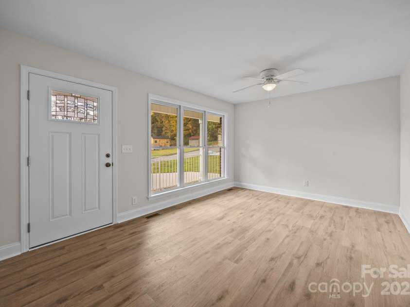 1280 Shaver Street, Salisbury, NC 28144.  MLS# CAR4293106, YatesRealty ID 3896. Light and bright space!
