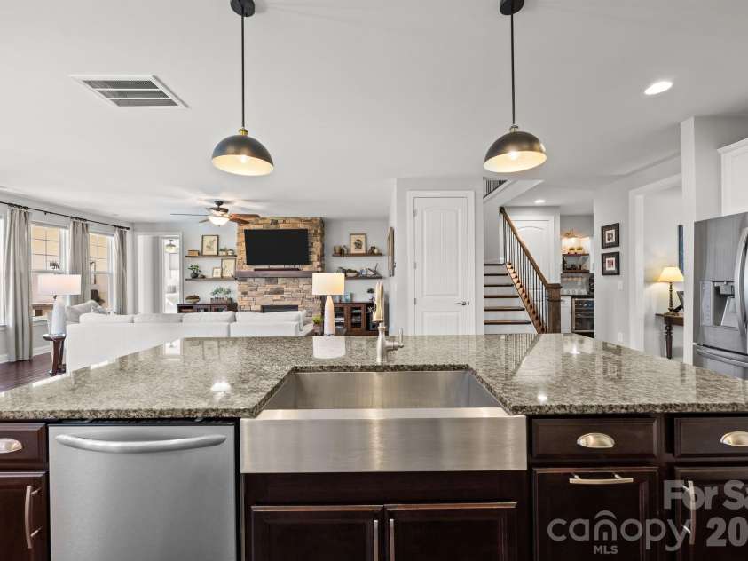 14918 Marymont Avenue, Huntersville, NC 28078.  MLS# CAR4341201, YatesRealty ID 3896. 