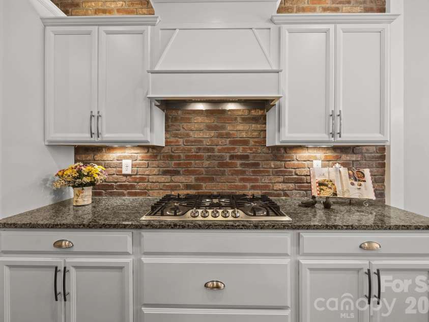 14918 Marymont Avenue, Huntersville, NC 28078.  MLS# CAR4341201, YatesRealty ID 3896. 