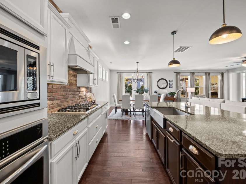 14918 Marymont Avenue, Huntersville, NC 28078.  MLS# CAR4341201, YatesRealty ID 3896. 