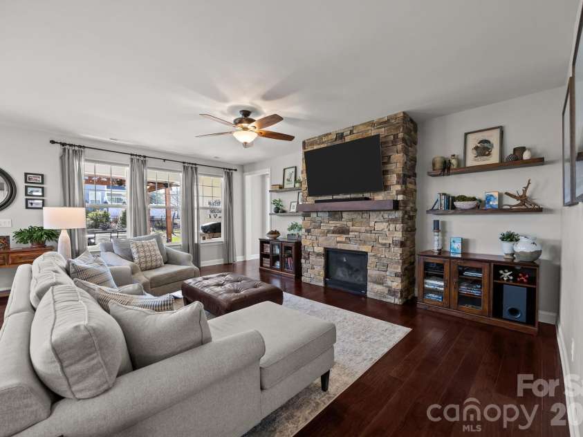 14918 Marymont Avenue, Huntersville, NC 28078.  MLS# CAR4341201, YatesRealty ID 3896. 