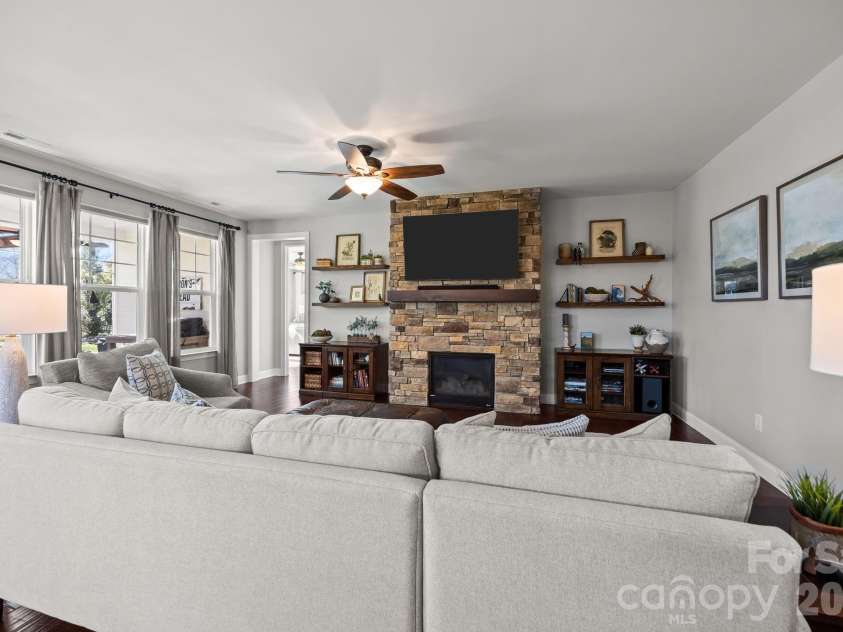 14918 Marymont Avenue, Huntersville, NC 28078.  MLS# CAR4341201, YatesRealty ID 3896. 