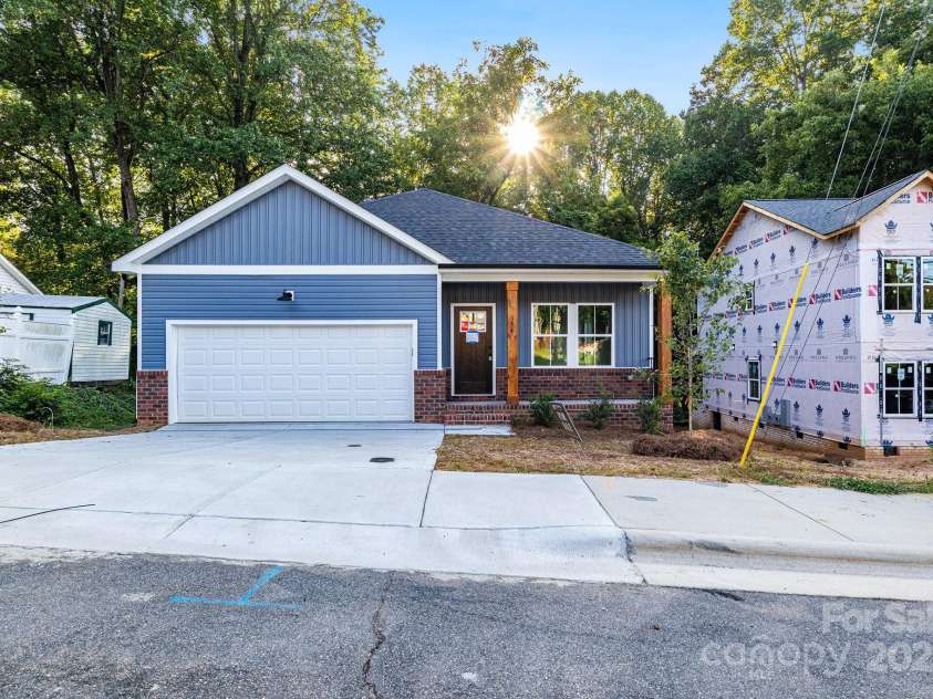 354 Moore Avenue, Mooresville, NC 28115.  MLS# CAR4270464, YatesRealty ID 3896. 