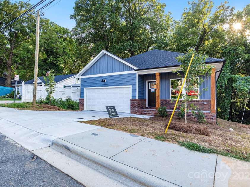 354 Moore Avenue, Mooresville, NC 28115.  MLS# CAR4270464, YatesRealty ID 3896. 
