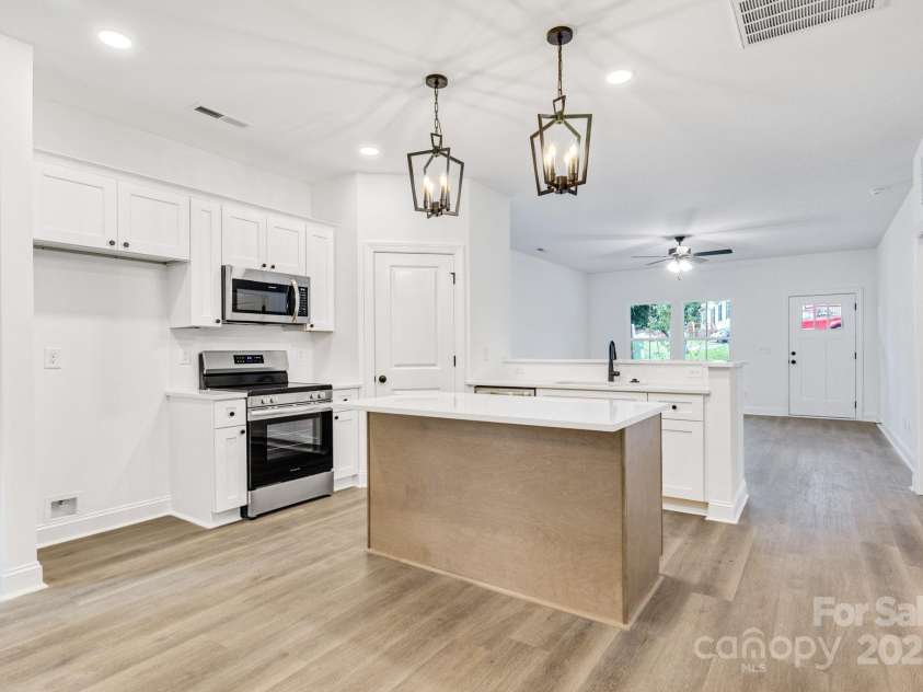 354 Moore Avenue, Mooresville, NC 28115.  MLS# CAR4270464, YatesRealty ID 3896. 