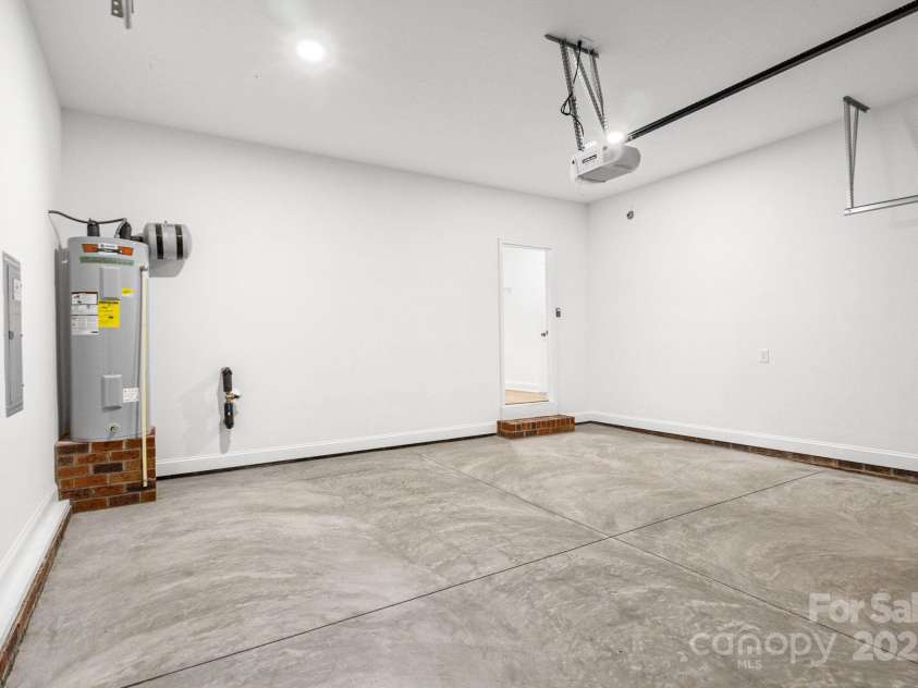354 Moore Avenue, Mooresville, NC 28115.  MLS# CAR4270464, YatesRealty ID 3896. 