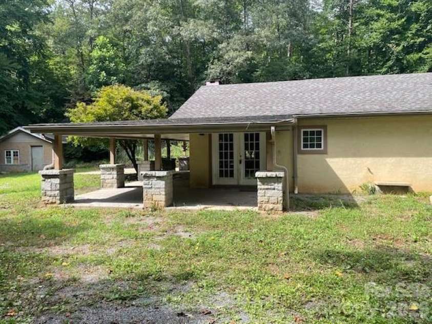 94 Robertson Drive, Old Fort, NC 28762.  MLS# CAR4406051, YatesRealty ID 38960. 