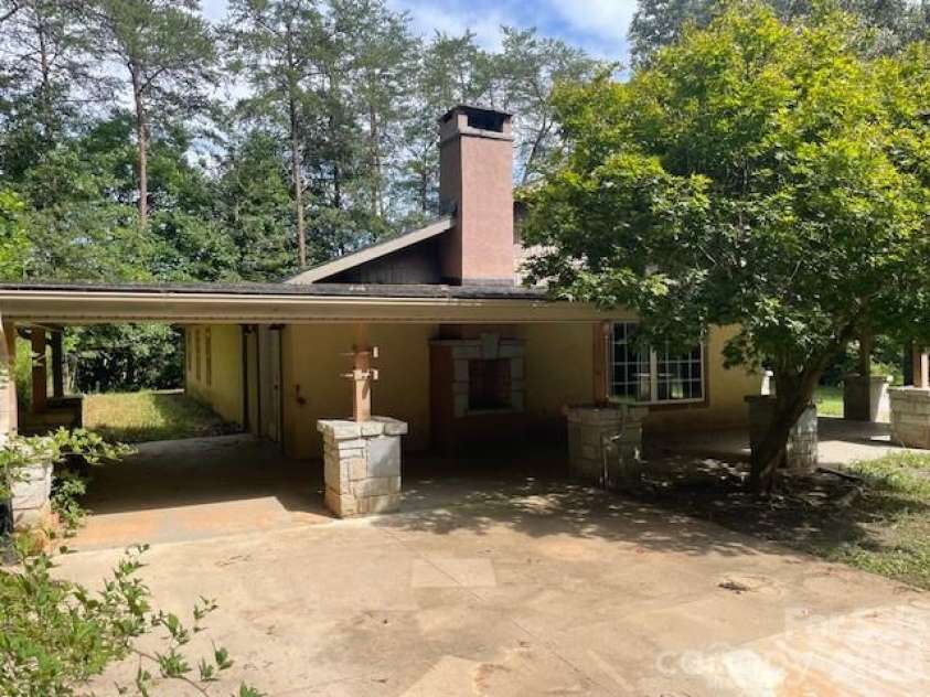 94 Robertson Drive, Old Fort, NC 28762.  MLS# CAR4406051, YatesRealty ID 38960. 