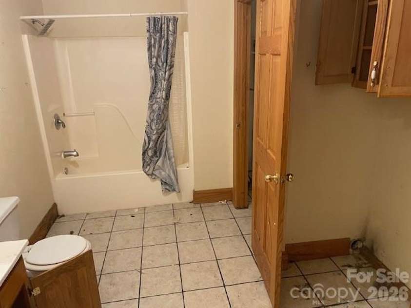 94 Robertson Drive, Old Fort, NC 28762.  MLS# CAR4406051, YatesRealty ID 38960. 