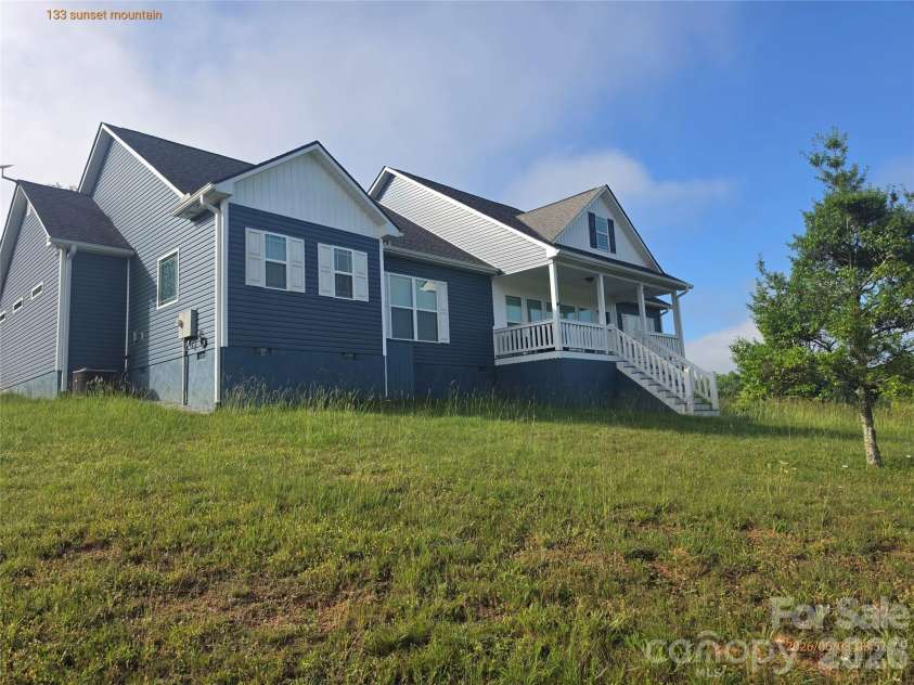 133 Sunset Mountain Trail, Franklin, NC 28734.  MLS# CAR4398666, YatesRealty ID 38961. 