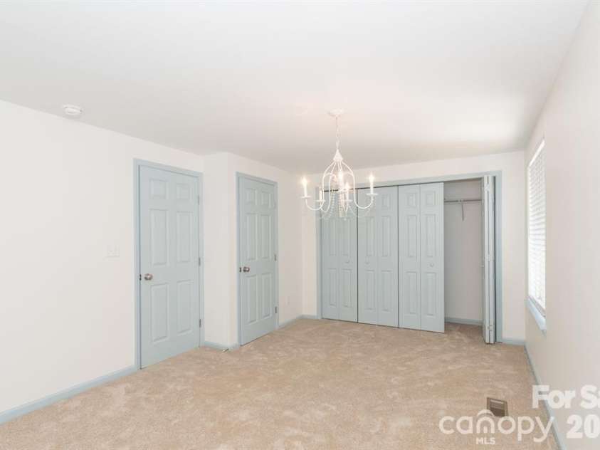 7340 Pebblestone Drive, Charlotte, NC 28212.  MLS# CAR4405481, YatesRealty ID 38962. 