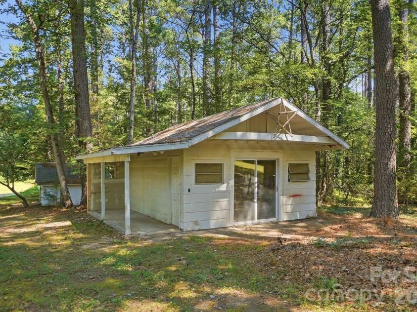 11060 Teresia Lane, Midland, NC 28107.  MLS# CAR4405956, YatesRealty ID 38963. 