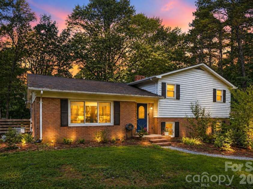 11060 Teresia Lane, Midland, NC 28107.  MLS# CAR4405956, YatesRealty ID 38963. 