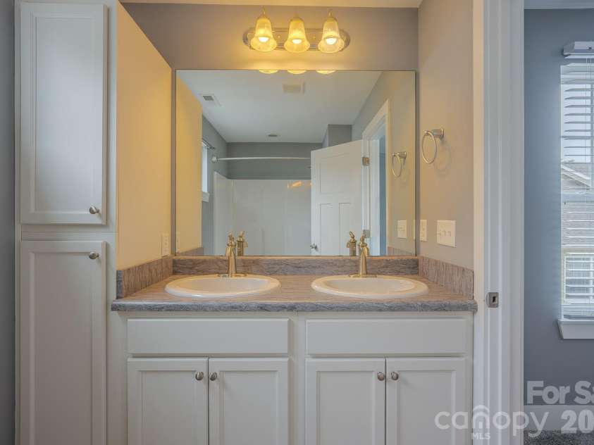 202 Stoney Point Way, Candler, NC 28715.  MLS# CAR4406460, YatesRealty ID 38965. 