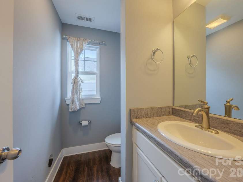 202 Stoney Point Way, Candler, NC 28715.  MLS# CAR4406460, YatesRealty ID 38965. 