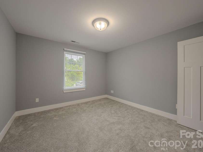 202 Stoney Point Way, Candler, NC 28715.  MLS# CAR4406460, YatesRealty ID 38965. 