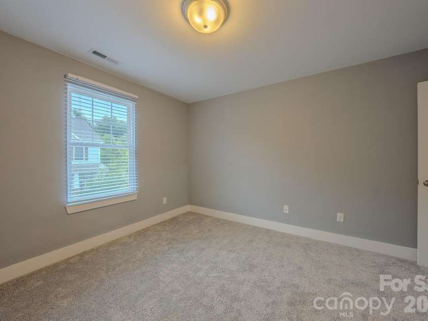202 Stoney Point Way, Candler, NC 28715.  MLS# CAR4406460, YatesRealty ID 38965. 