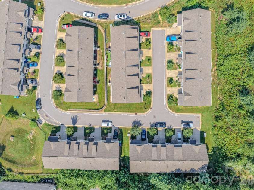 202 Stoney Point Way, Candler, NC 28715.  MLS# CAR4406460, YatesRealty ID 38965. 
