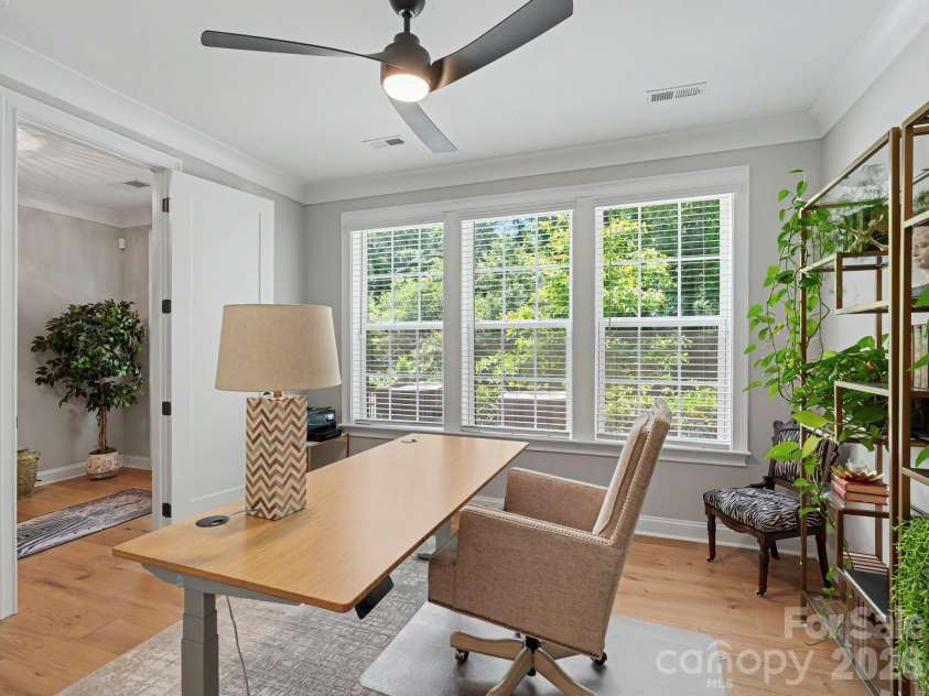 2523 Deacon Avenue, Charlotte, NC 28204.  MLS# CAR4402288, YatesRealty ID 38967. 