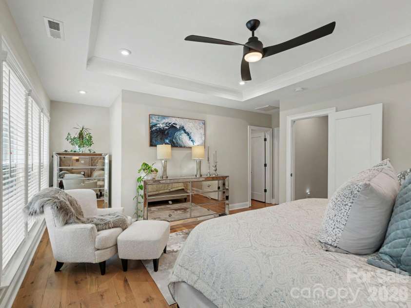 2523 Deacon Avenue, Charlotte, NC 28204.  MLS# CAR4402288, YatesRealty ID 38967. 