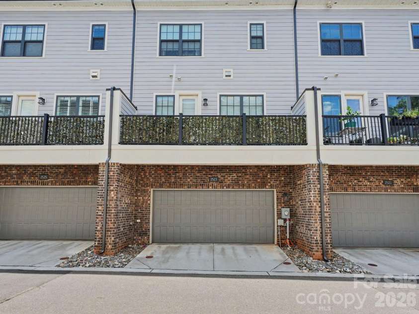 2523 Deacon Avenue, Charlotte, NC 28204.  MLS# CAR4402288, YatesRealty ID 38967. 