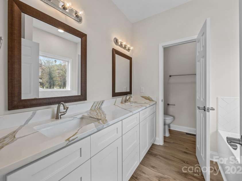 1270 Shaver Street, Salisbury, NC 28144.  MLS# CAR4293122, YatesRealty ID 3897. Dual sinks!