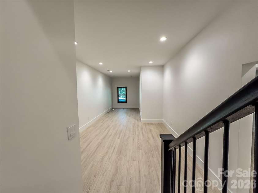 668 Players Ridge Road, Hickory, NC 28601.  MLS# CAR4306276, YatesRealty ID 3897. 