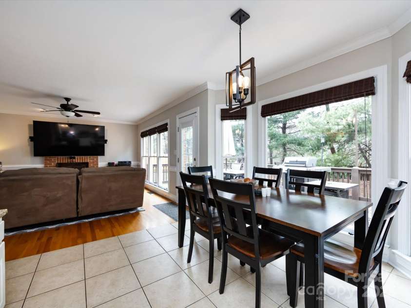 9901 Lariat Court, Huntersville, NC 28078.  MLS# CAR4237855, YatesRealty ID 3897. Breakfast area