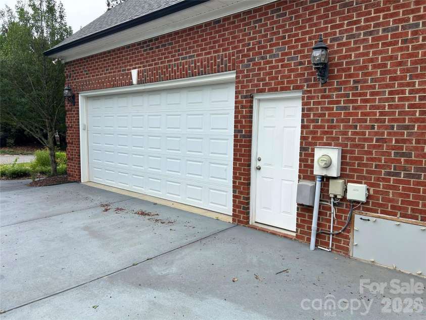 3968 Troon Drive, Concord, NC 28027.  MLS# CAR4405391, YatesRealty ID 38970. Attached Garage
