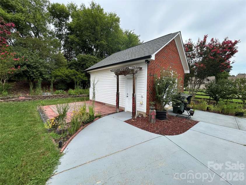 3968 Troon Drive, Concord, NC 28027.  MLS# CAR4405391, YatesRealty ID 38970. Detached Garage