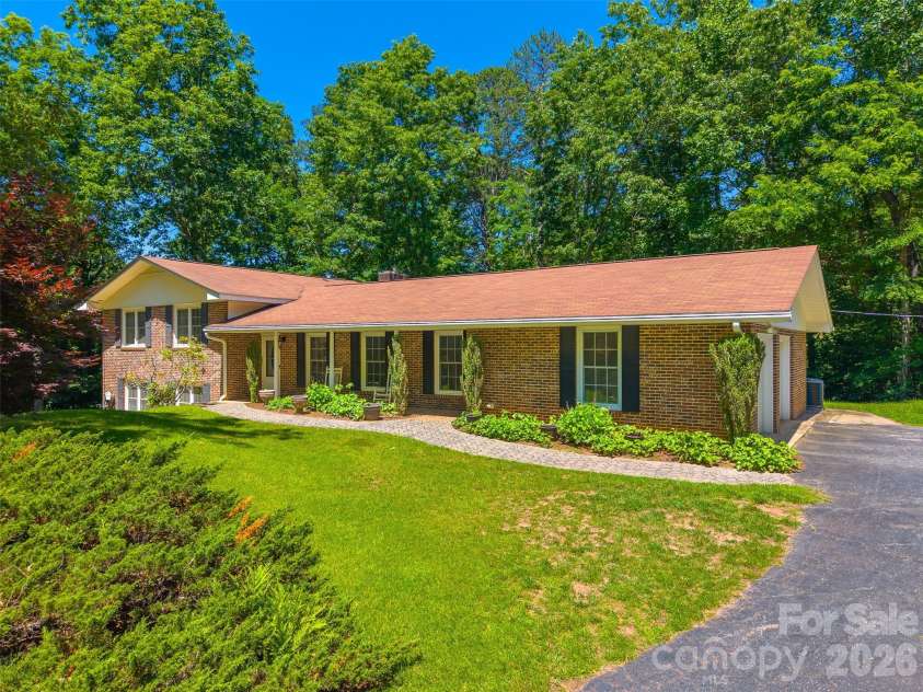 1747 University Heights Road, Cullowhee, NC 28723.  MLS# CAR4387686, YatesRealty ID 38972. 