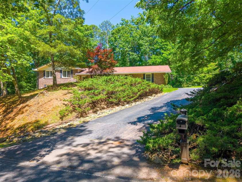 1747 University Heights Road, Cullowhee, NC 28723.  MLS# CAR4387686, YatesRealty ID 38972. 