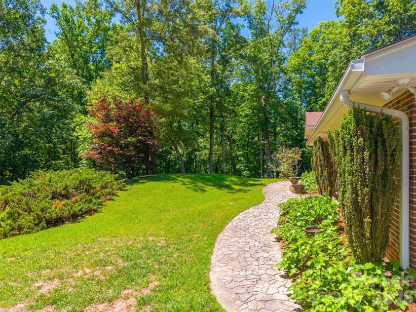 1747 University Heights Road, Cullowhee, NC 28723.  MLS# CAR4387686, YatesRealty ID 38972. 