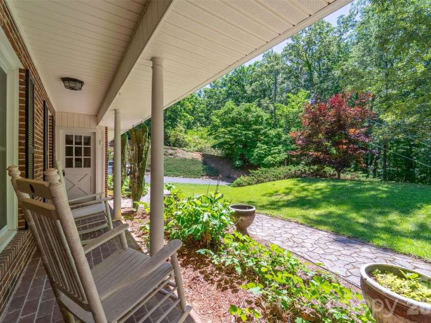 1747 University Heights Road, Cullowhee, NC 28723.  MLS# CAR4387686, YatesRealty ID 38972. 