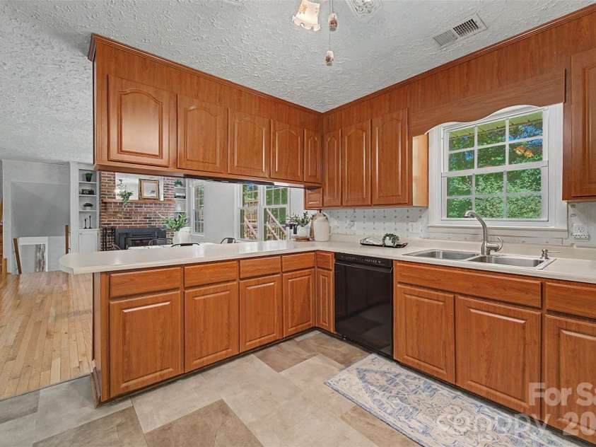 1747 University Heights Road, Cullowhee, NC 28723.  MLS# CAR4387686, YatesRealty ID 38972. 