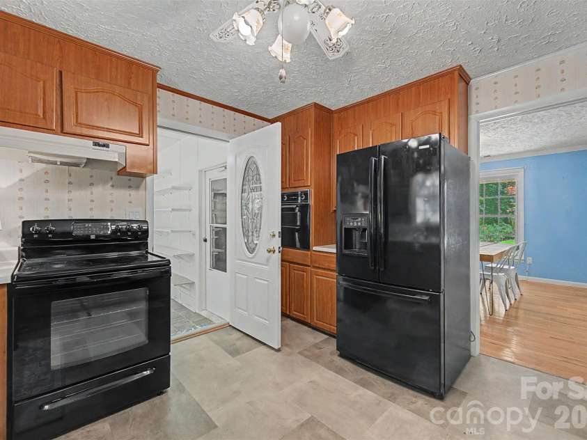 1747 University Heights Road, Cullowhee, NC 28723.  MLS# CAR4387686, YatesRealty ID 38972. 