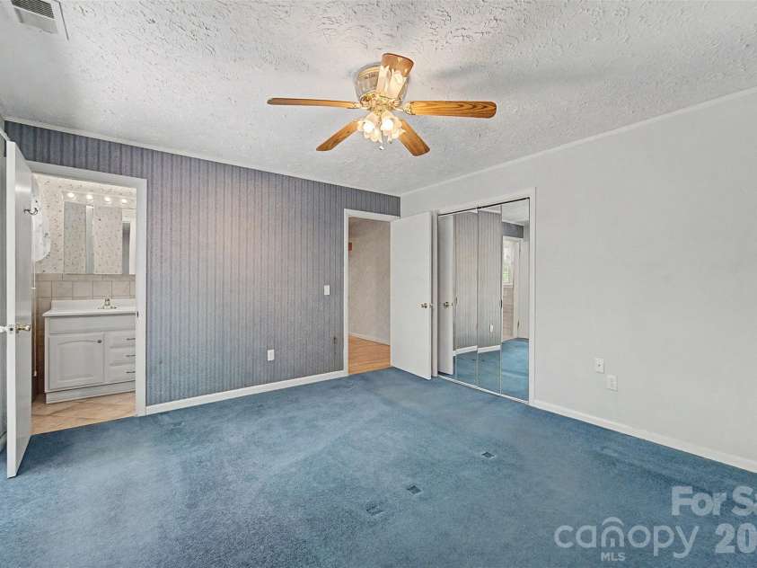1747 University Heights Road, Cullowhee, NC 28723.  MLS# CAR4387686, YatesRealty ID 38972. 